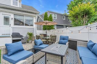 2Blocks 2Beach | Free Coffee | Linens+Towels | AC - 7