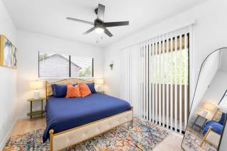 Central Chic 1BR suites close to UT, Moody Center, & Downtown - 5