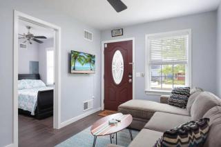 Tiki Bar | Fast WIFI | Pro Cleaned | Linens+Towels - 8