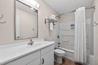 Simplicity At the Rim 1418 I Spacious 3 Bed 2 Bth - 0