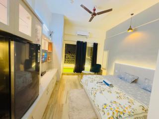 Golf View Executive Studio near Expo Mart - 0