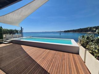 NEW Luxury Feel Good House by the Sea - 8