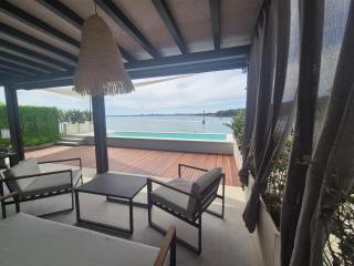 NEW Luxury Feel Good House by the Sea - 9