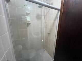 Conforto e localização a duas quadras do mar - 6