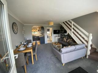 Cliff top beach house - 9