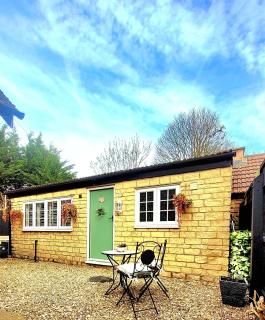 Stylish Open Plan Guest House 400sq ft Rutland - 1