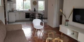 Remodeled 3 Bedroom in the best neighbourhood - 0