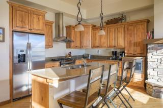 Downtown WP Chalet 1415 I Private Hot Tub I Great Views - 7