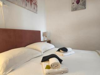 SeaShell apartment Sea View, Castle View 200metres from the Beach - 2