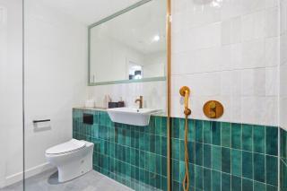 Luxe 2Bd, City Stay, Cheap Parking, Fast Wi-fi - 2