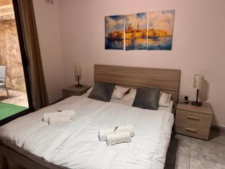 Spinola Bayview 2 BR Apartment by MaBeLi - 7