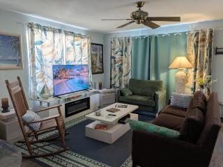 Coastal Comfort Near all the Action in Daytona - 6