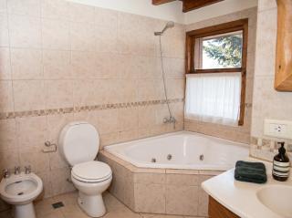 Casa Chalet Patagónica - Hogar a leña y zona tranquila - 4
