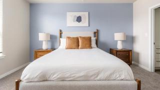 Landing Beautiful 2BD Yoga Studio Gym - 3