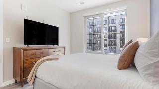 Landing Stylish 1BD Game Room Pool - 2