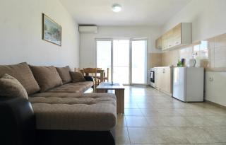 Cejovic Apartments & Pool - 9