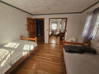 Dracut Executive Rooms with Kitchen & Bath, Parking, Spacious & Comfortable - 8