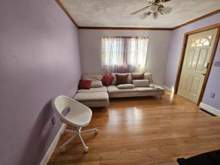 Dracut Executive Rooms with Kitchen & Bath, Parking, Spacious & Comfortable - 1