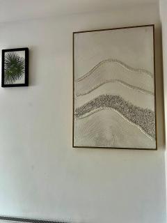 Modern 2BR Flat on Streatham High Road - 3