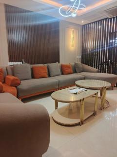 Luxury and Spacious Apartment - 4