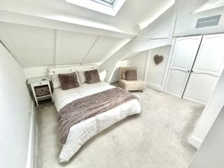 Cosy Coastal Cottage - 7