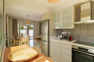 Spacious and modern retreat set near Konnos Bay ! - 6