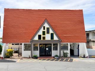 Super 8 by Wyndham Albuquerque Downtown - 8