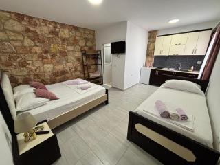 Grand Seaview Apartments - 5