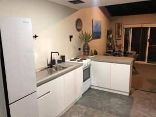 Coastal Sea Salty Air 1bd Scarborough Beach! - 4