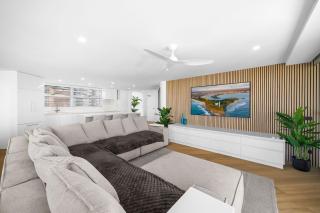 Absolute Beachfront 3BR Luxury, Stunning Ocean Views , Walk Everywhere - 7