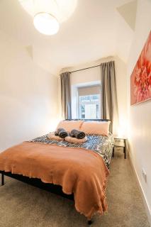 Prime City Centre 1BR Sleeps 3 Offshore-Friendly Fast Wi-Fi - 1