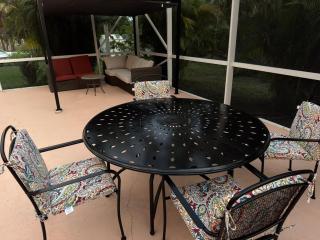 Acreage Oasis - 5 Bedrooms, Pool, Space, Serenity - 3