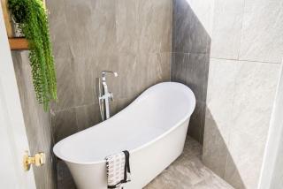 Beautiful 3 Bedroom Villa with Swimming Pool Treasure Beach - 1