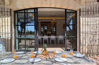 Wine estate 20m pool and cinema - 8