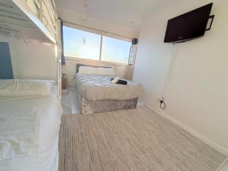 Cherish Lewis Sea View Hotel - 2