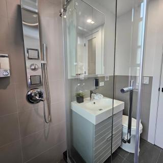 Spacious 2-Bedroom Apartment Near Subway - Easy Manhattan Access - 4