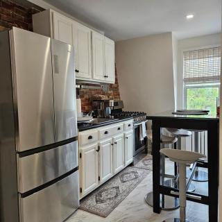Spacious 2-Bedroom Apartment Near Subway - Easy Manhattan Access - 1