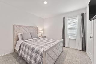 4BR Magnolia Retreat Near The Woodlands - 1