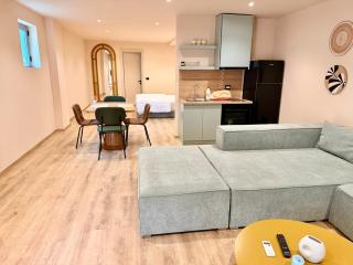 Luxury Apartment Nr 7 Odeon 2 Min from Sea - 8