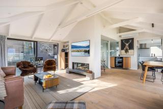 Earnslaw Terrace Luxury Villa-Hot Tub & Lake Views - 4