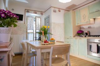 M&C Vicolo corto - 6