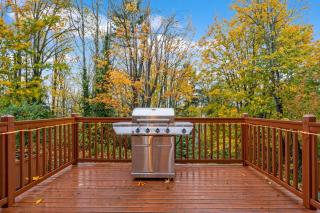 Upscale 4BR Home w/ Fireplace & Greenbelt Views - 6