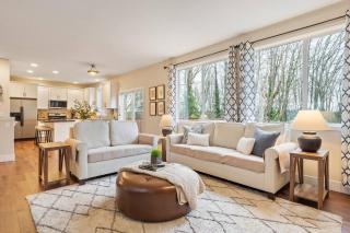 Upscale 4BR Home w/ Fireplace & Greenbelt Views - 5