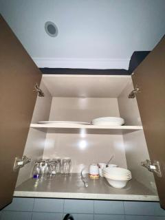 2BR Chic Charcoal & Chocolate Designer Apartment - 7