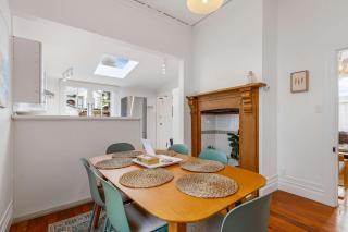 Beautiful Heritage Home in Mt Eden by Zodiak Stays - 7