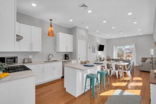 Jennifer's Penthouse Panoramic City Views w Deck - 0