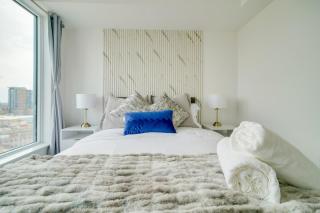 Modern Condo in Central KW with Gym - 9