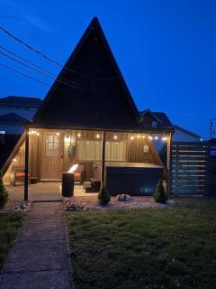The Rustic Triangle A-Frame with Hot Tub - 6