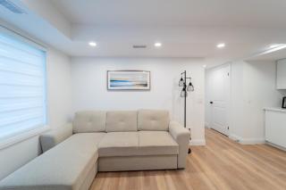 Bright & Spacious 2BR Near Downtown KW - 3