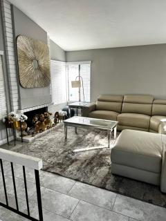 4 bedroom 2 bathroom single family house in Irvine - 3